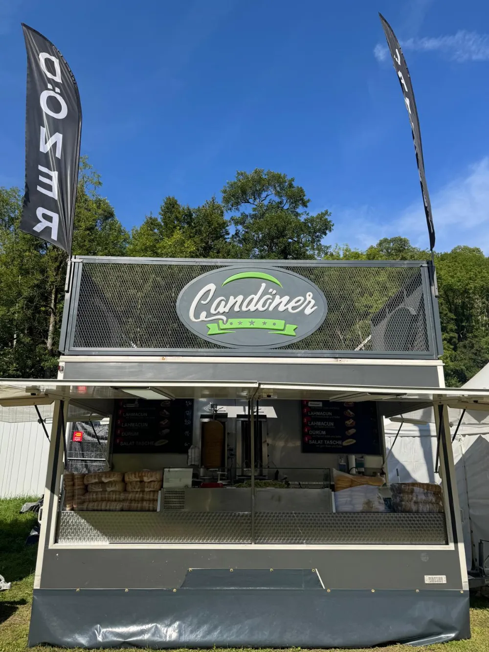 Can-Döner Stand auf einem Festivalgelände